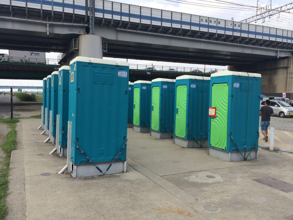 多摩川緑地　バーベキュー　トイレ
